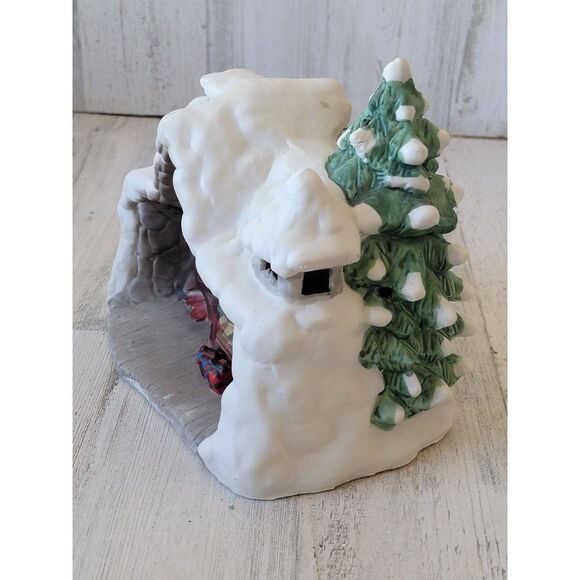 Santa's Workshop ceramic AS IS Village accessory house tree gift - Picture 4 of 10